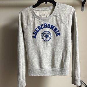🌸Abercrombie & Fitch Light Gray Sweatshirt women’s Sz S Used Once. Like NEW